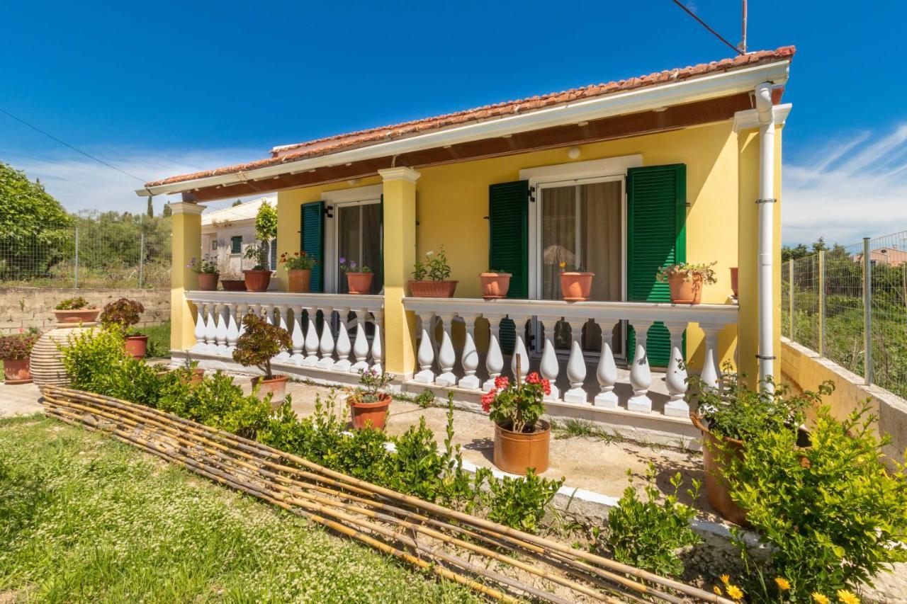 Teta'S Holiday Home Melíkia Екстериор снимка