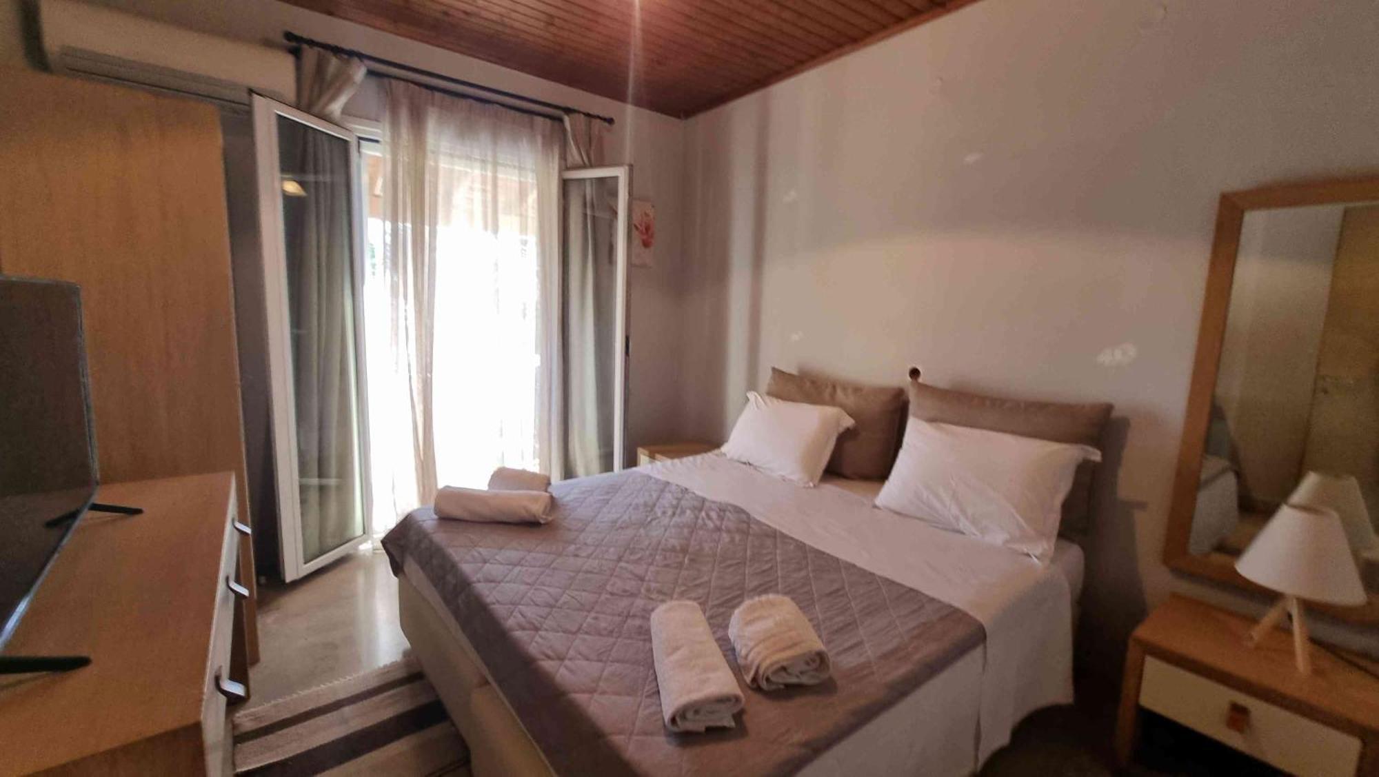 Teta'S Holiday Home Melíkia Екстериор снимка